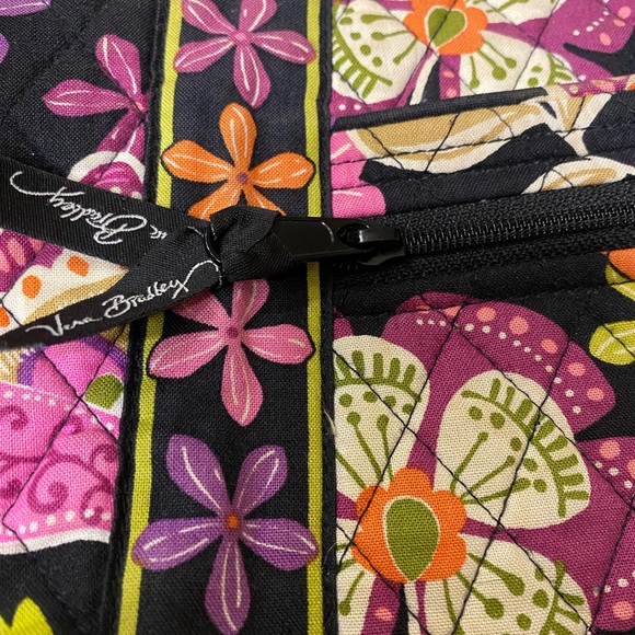 Vera Bradley Large Hipster in Pirouette Pink pattern, comfortable and beautiful - Picture 6 of 6